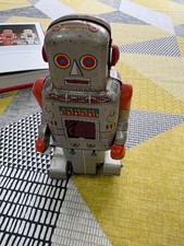 Robot scintillante giapponese
