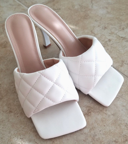 Sandali mules trapuntati punta