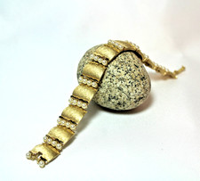 Vintage Signed Crown Trifari