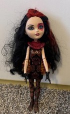 Bambola Ever After High Lizzie