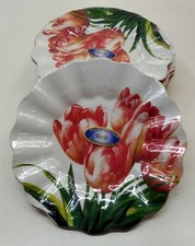 piatti decorati con tulipani