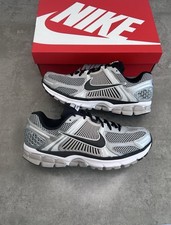 Nike Zoom Vomero 5 'Metallic