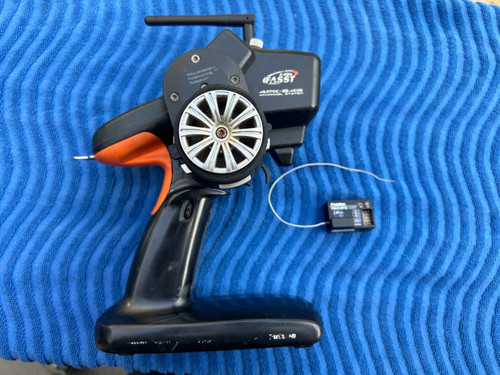Futaba 4pk has battery - has, no-battery