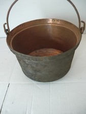 Antico paiolo caldaio in rame