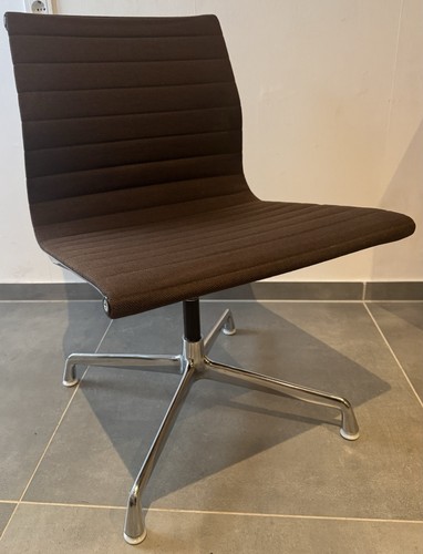 Sedia alluminio vitra eames - in,