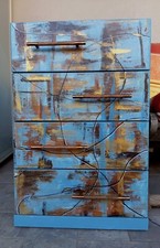 cassettiera dipinta a mano