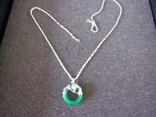 catenina in argento 925 con pendente in giada verde..........2