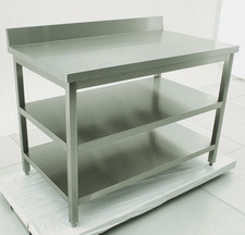 Tavolo in acciaio inox con