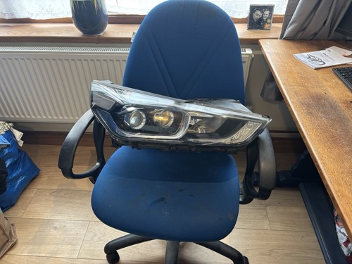 Faro proiettore anteriore