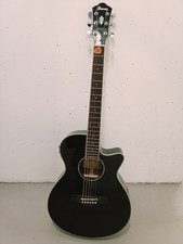 chitarra acustica-elettroacustica Ibanez con corpo nero lucido, cutaway 