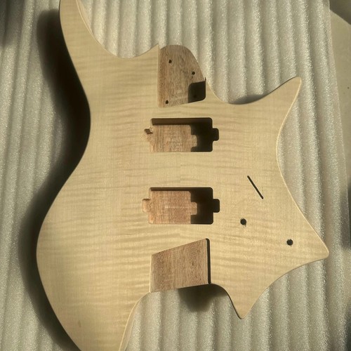 Corpo chitarra senza - , testa