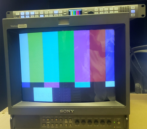 Sony trinitron pvm 1351q - trinitron, pvm-1351q