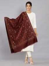 Pashmina Donna In Cachemire