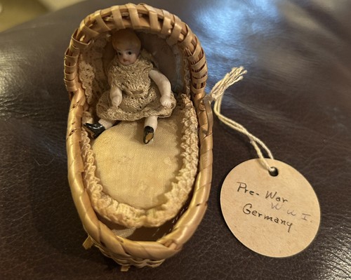 Antica bambola miniatura - bambola,