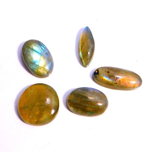 Pietra preziosa - 63,10, ct.