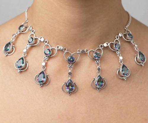 Collana gioielli fatti - , a