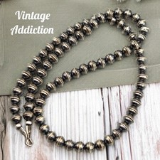 18" Navajo Bench Bead Necklace