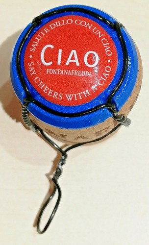 Capsula blu con - capsula, tappo