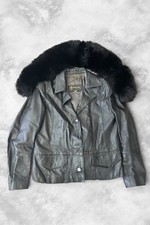 Giacca in vera pelle donna – look vintage con collo in pelliccia nera