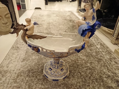 Capodimonte jardiniere putti - jardiniere,