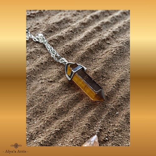 Collana con ciondolo occhio - , di