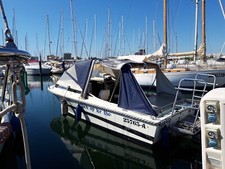 Barca Motorsport Typhoon con Volvo Penta 113 CV con rimorchio