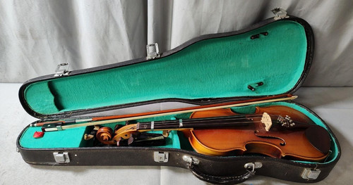 Cremona violin case - w/case, 31