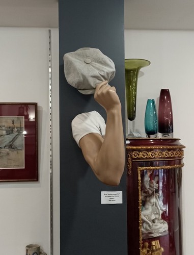 Patère bras porte casquette - patère,