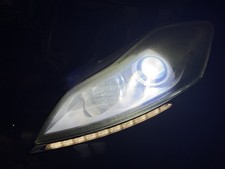 Faro Xenon Anteriore Sinistro