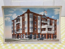 Cartolina d'epoca Hotel Gratiot, Dunkirk NY pubblicità a colori inutilizzata con auto bandiera USA NUOVA