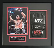 Guanto Max Holloway autografato con scritta firmato incorniciato UFC JSA COA Blessed