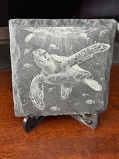 Sottobicchiere in Ardesia con Immagine di una Tartaruga Incisa tramite Laser