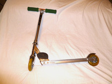 Razor A2 Kick Scooter - Green
