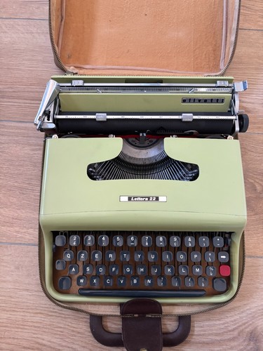 Macchina scrivere olivetti - da,
