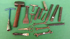 LOTTO UTENSILI VARI CHIAVI SCALPELLI FERRAMENTA D'EPOCA PER MECCANICA. N° 47C.