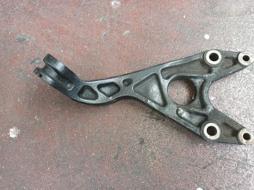 Staffa supporto motore piaggio