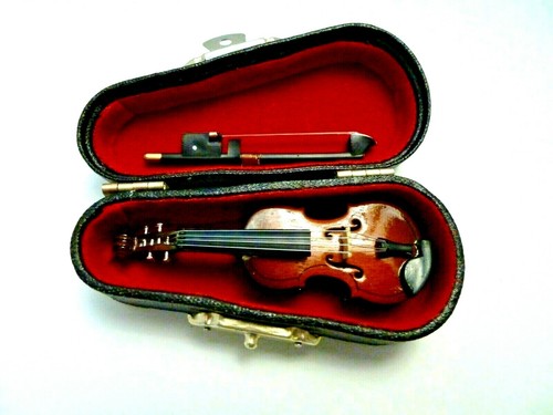 Miniature dolls house violino - dolls,