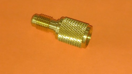 Adattatore con depressore per