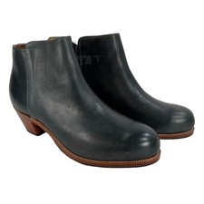 Adelante Shoe Co. The Granada