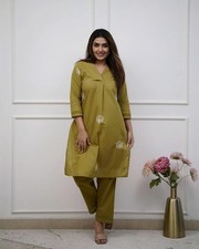 kurti e pantaloni di classe