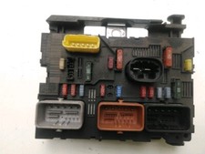 BOITIER FUSIBLES Peugeot 207