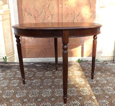 Tavolo rotondo epoca fine '800, gambe tornite e scanalate