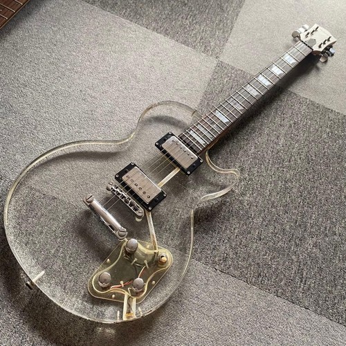 Chitarra elettrica trasparente