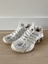 Autentico paio di scarpe da