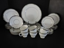 WEDGWOOD AMHERST PLATINUM TRIM