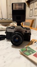 ? Canon AE-1 vintage anni 70 analogica con flash e obiettivo Optecon 28mm f/2.8