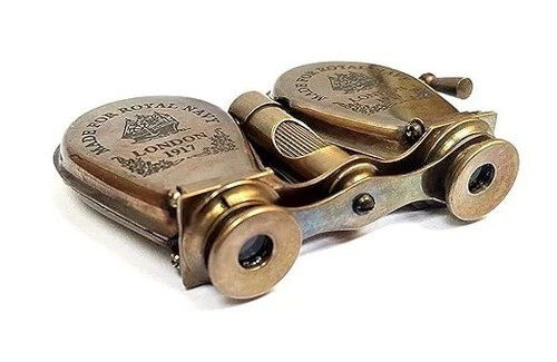 Antico telescopio vintage - , in