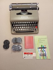 Macchina da scrivere Olivetti Lettera 22 prima serie
