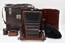 Antica macchina fotografica a