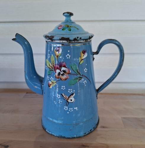 Ancienne cafetière tôle